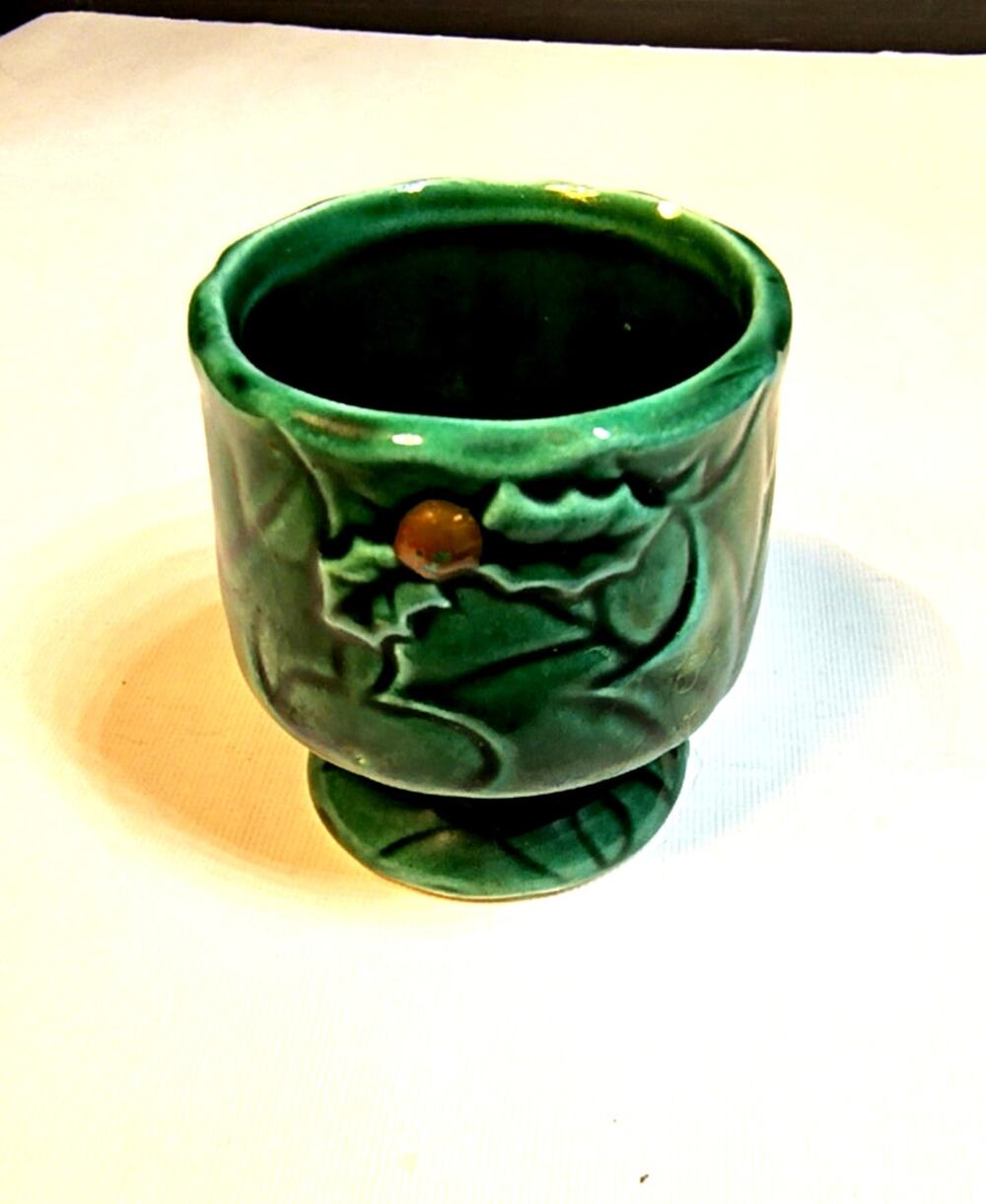 2167. Vintage Lefton Holly Berry Pedestal Tea Light Candle Holder No. 4369